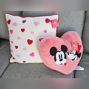 Set of 2 Heart throw pillows